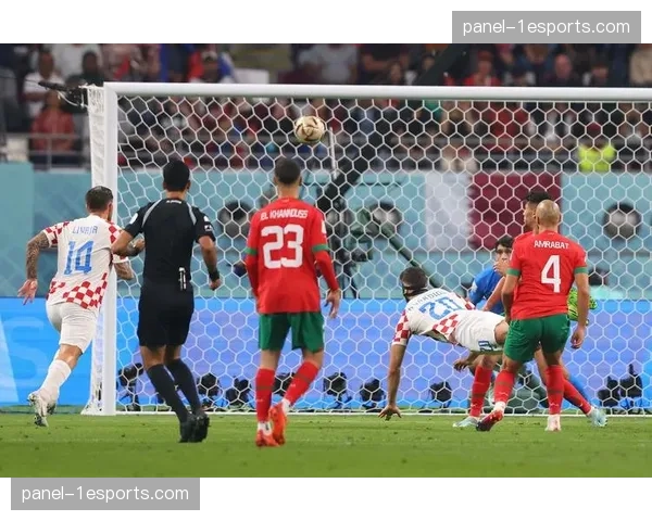 朗斯vs雷恩半场战罢,双方合计完成18次射门仅1次射正 朗斯vs雷恩半场战罢,双方合计完成18次射门仅1次射正