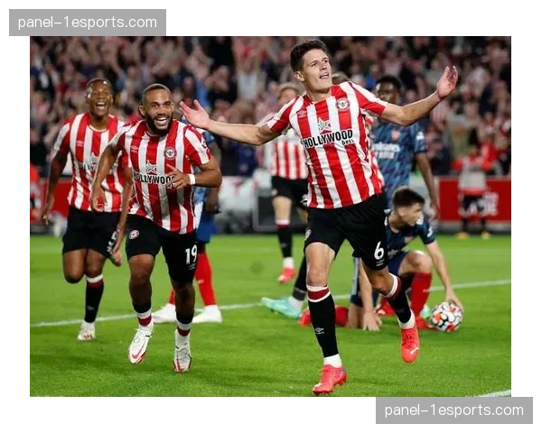 特写镜头：布伦特福德主场球迷为即将离队的传奇前锋托尼起立鼓掌